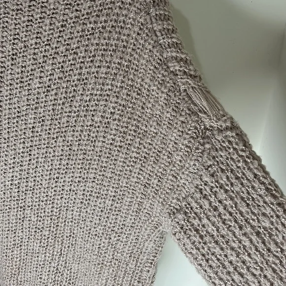 POL Distressed Oversized Mock Neck Sweater Size Medium - Picture 11 of 16